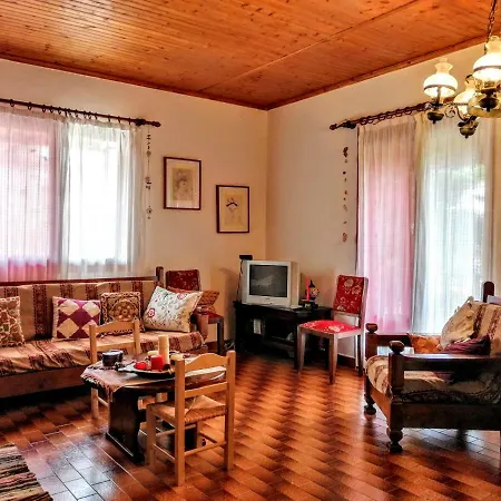Pine Tree Garden House Holiday home Corinth