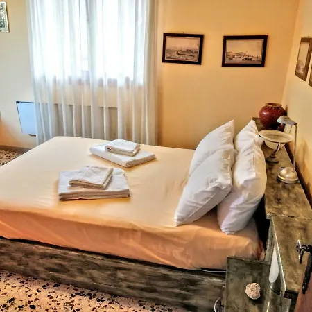 Holiday home Pine Tree Garden House Corinth