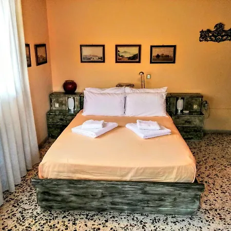 Pine Tree Garden House Holiday home Corinth