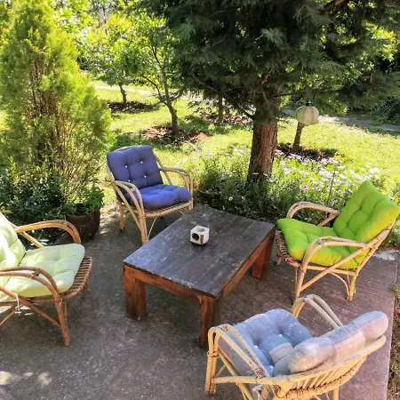 Pine Tree Garden House * Corinth